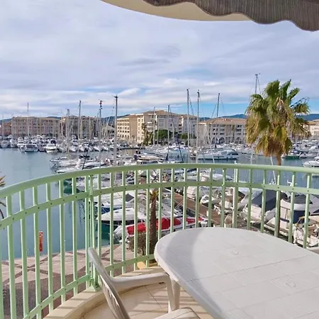 In Port With Sea And Marina Views * Fréjus